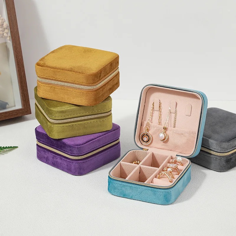 Mini aksamitne pudełko na biżu – Travel Jewellery & Accessories Organiser recenzja i cena