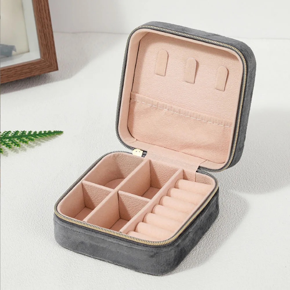 Mini aksamitne pudełko na biżu – Travel Jewellery & Accessories Organiser recenzja i cena